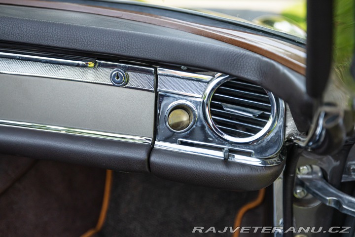 Mercedes-Benz SL 230 Pagoda 1966