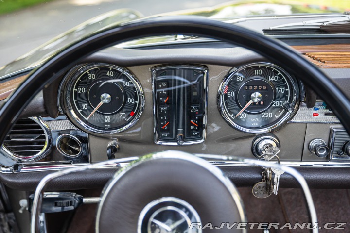 Mercedes-Benz SL 230 Pagoda 1966