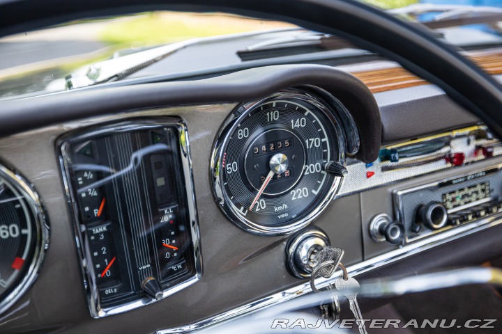 Mercedes-Benz SL 230 Pagoda 1966