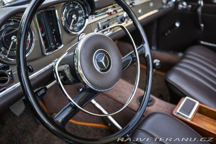 Mercedes-Benz SL 230 Pagoda 1966