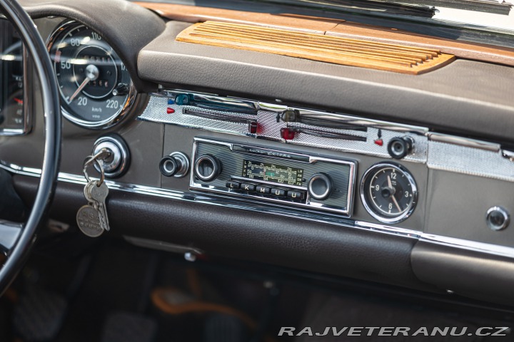 Mercedes-Benz SL 230 Pagoda 1966