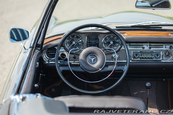 Mercedes-Benz SL 230 Pagoda 1966