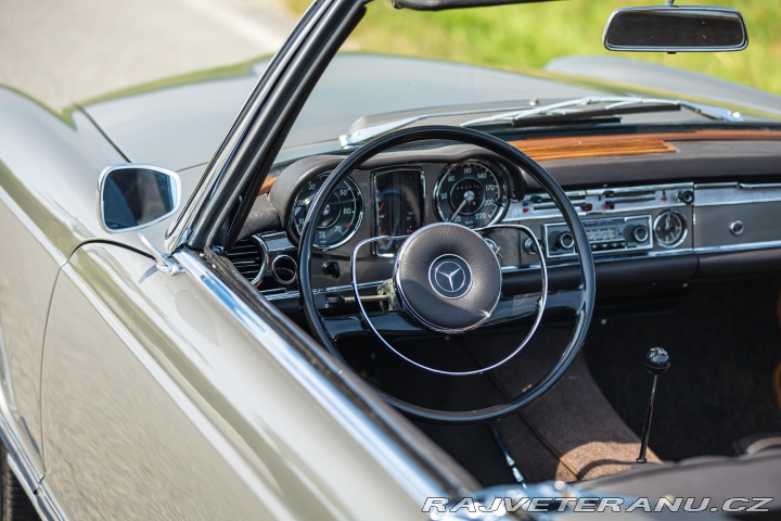 Mercedes-Benz SL 230 Pagoda 1966