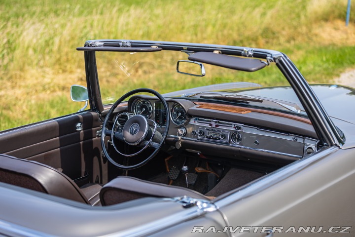 Mercedes-Benz SL 230 Pagoda 1966