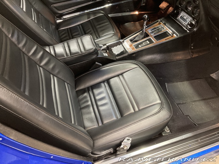 Chevrolet Corvette C3 Convertible manual 1975