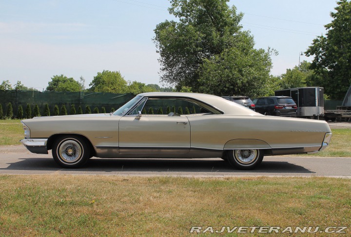 Pontiac Bonneville 2 Dr HT 1965