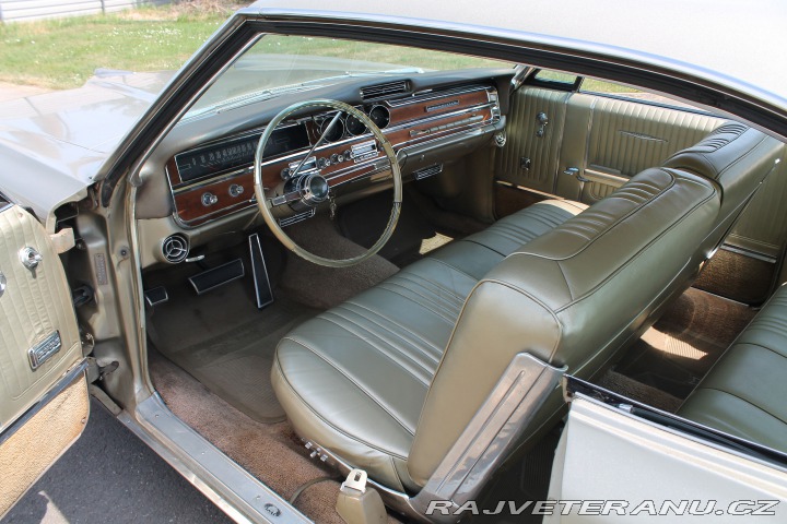 Pontiac Bonneville 2 Dr HT 1965