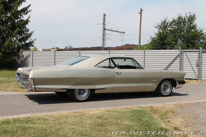 Pontiac Bonneville 2 Dr HT 1965
