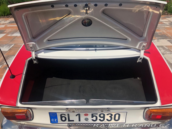 Alfa Romeo Giulia 1300 GT Junior 1971