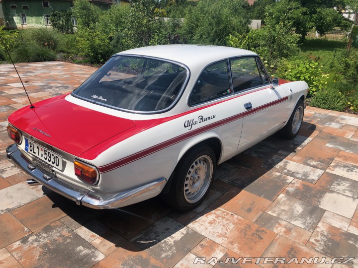 Alfa Romeo Giulia 1300 GT Junior 1971