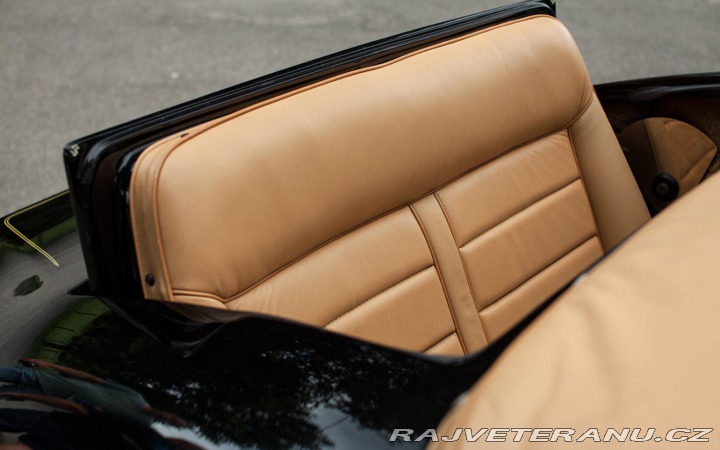 Ostatní značky Ostatní modely EXCALIBUR Roadster 1985