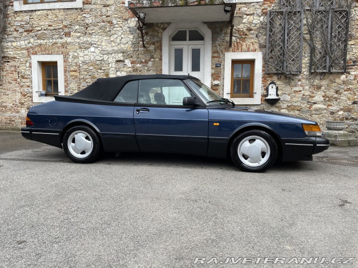 Saab 900