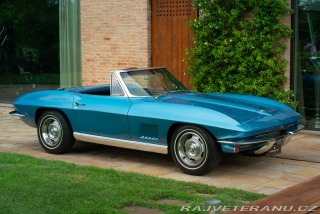 Chevrolet Corvette C2 STINGRAY