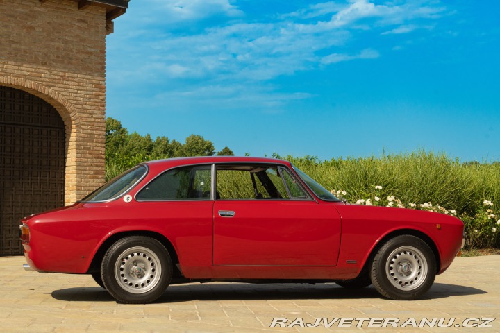 Alfa Romeo 2000 GT VEOLCE 1973