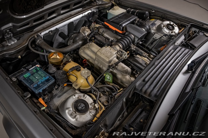 BMW 6 E24 635 CSi manuál 1988