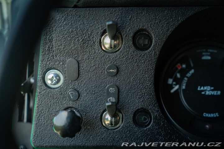 Land Rover Defender V8 1980