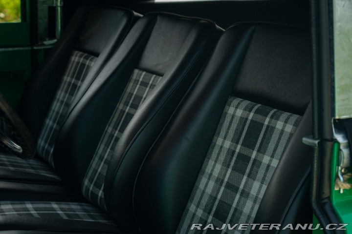 Land Rover Defender V8 1980