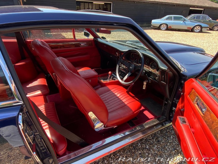 Aston Martin V8 (2) 1977