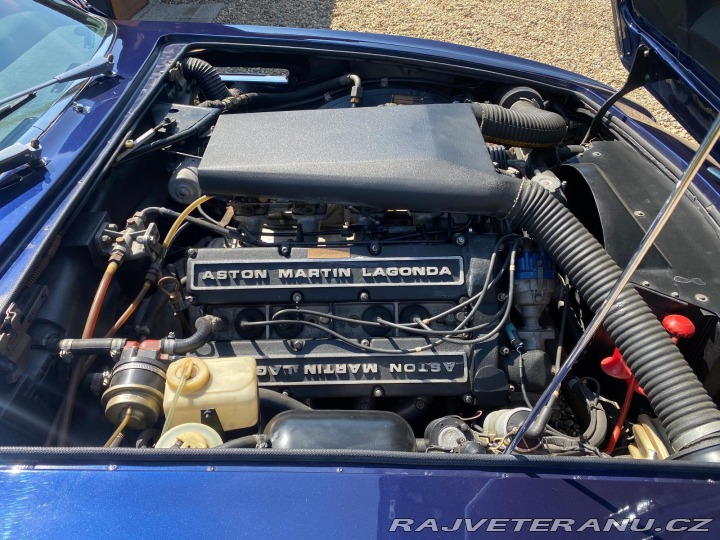 Aston Martin V8 (2) 1977