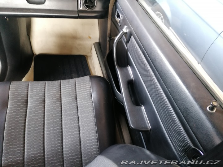 Mercedes-Benz 200 115D