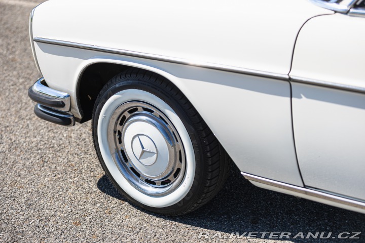 Mercedes-Benz 280 CE W114 1973