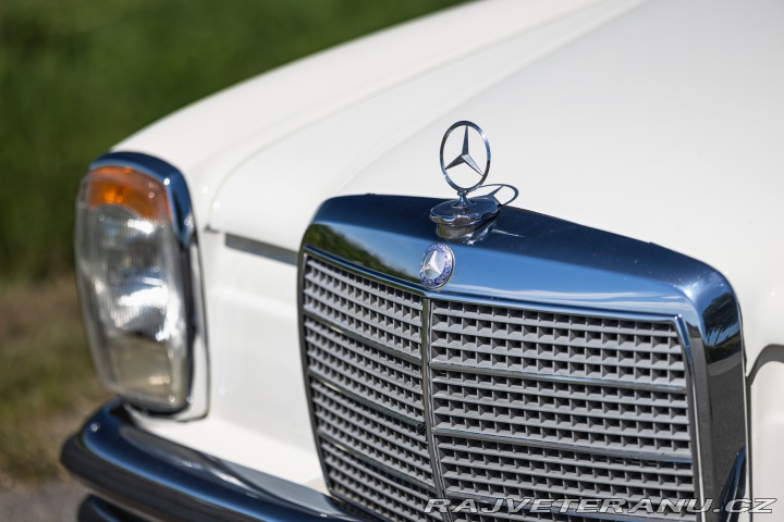 Mercedes-Benz 280 CE W114 1973