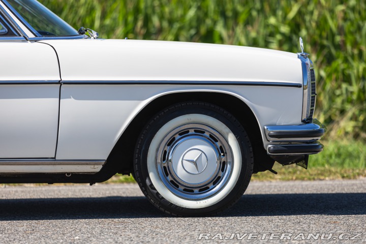 Mercedes-Benz 280 CE W114 1973