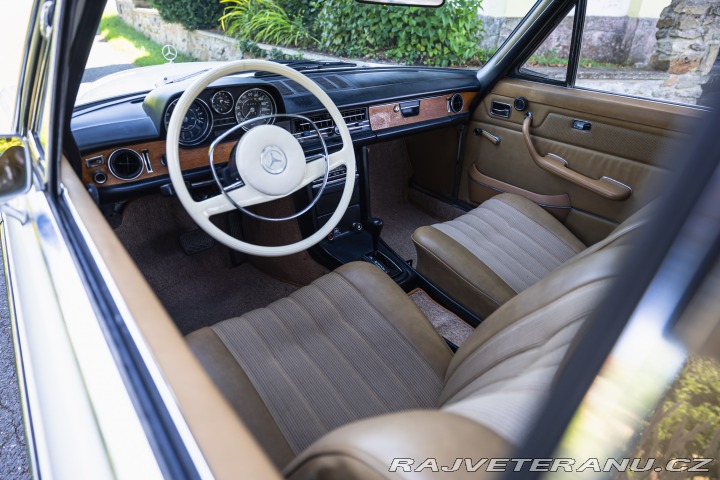 Mercedes-Benz 280 CE W114 1973