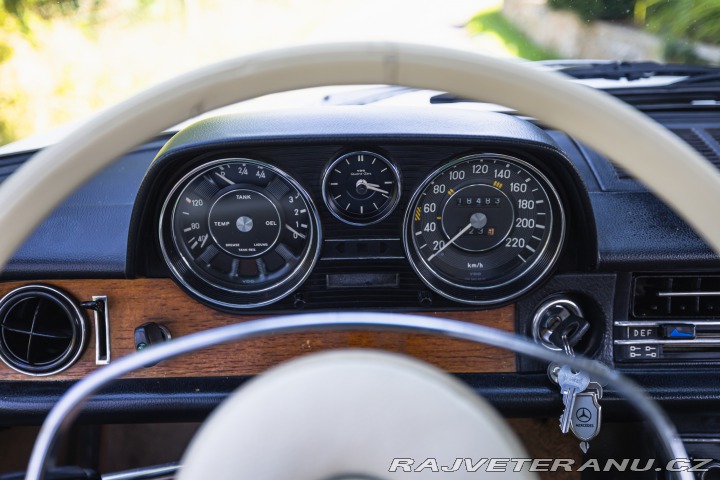 Mercedes-Benz 280 CE W114 1973