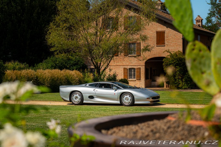 Jaguar XJ 220 1995