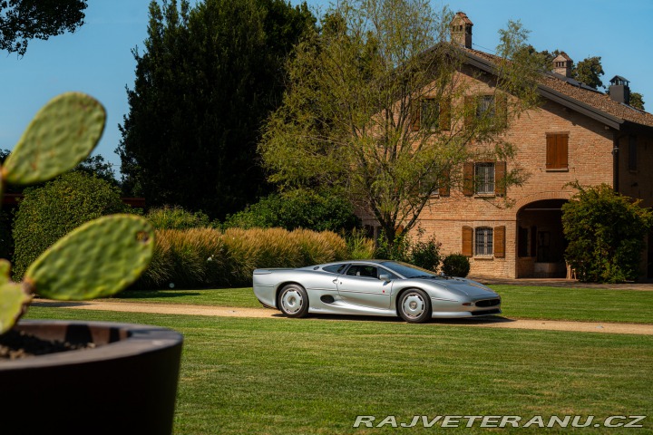 Jaguar XJ 220 1995