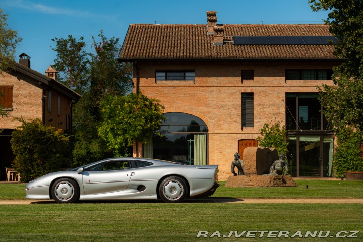 Jaguar XJ 220 1995