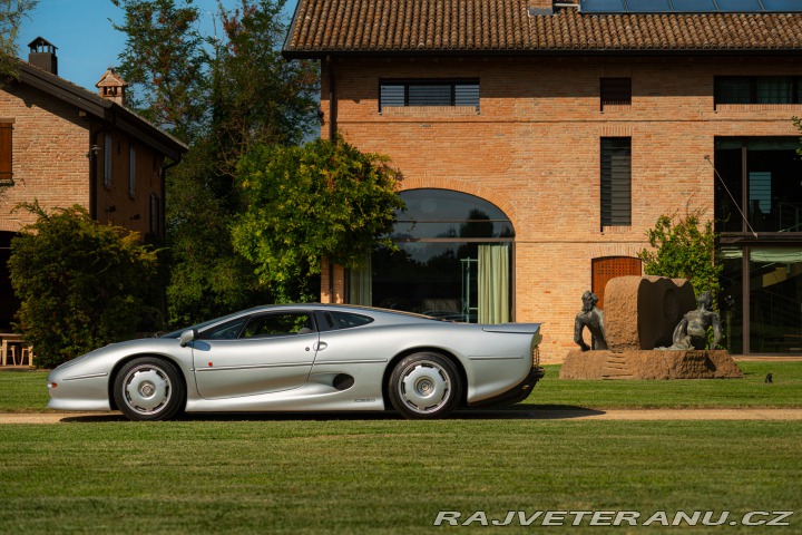 Jaguar XJ 220 1995