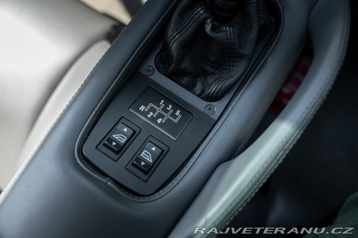 Jaguar XJ 220 1995