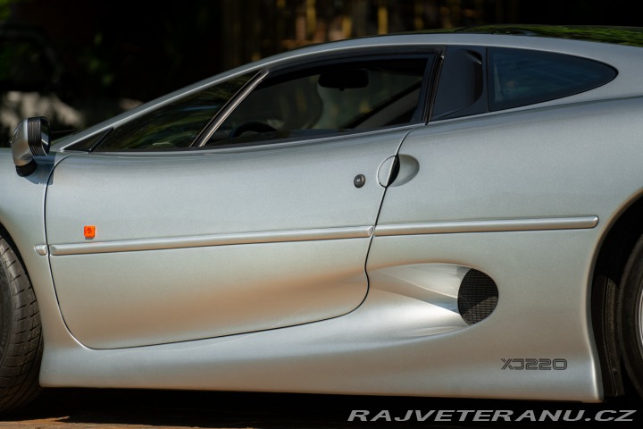 Jaguar XJ 220 1995