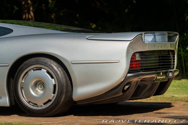 Jaguar XJ 220 1995