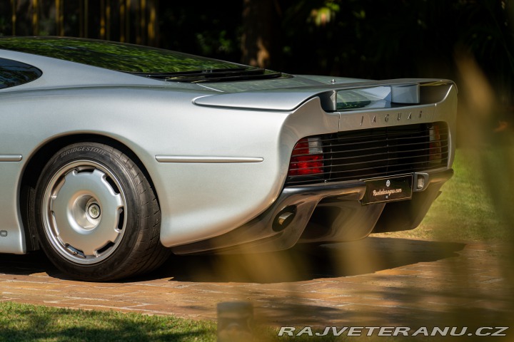 Jaguar XJ 220 1995