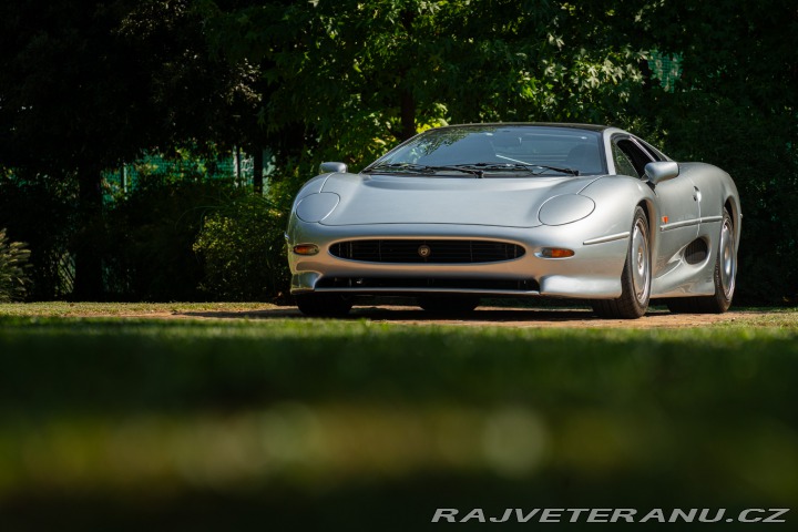 Jaguar XJ 220 1995