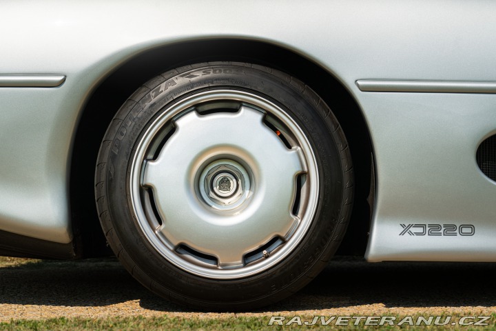 Jaguar XJ 220 1995