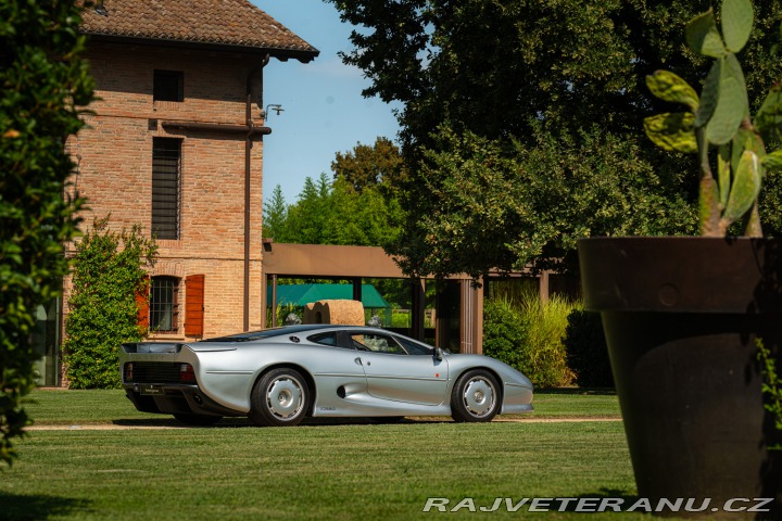 Jaguar XJ 220 1995
