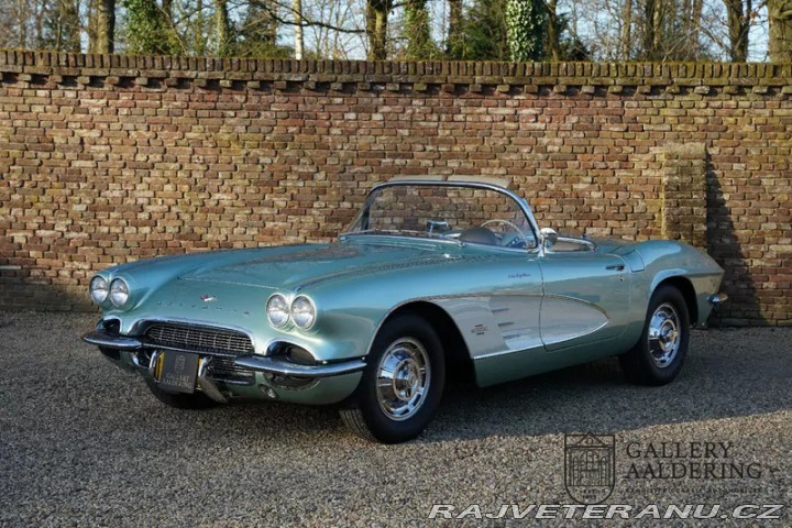 Chevrolet Corvette C1 vstřikování