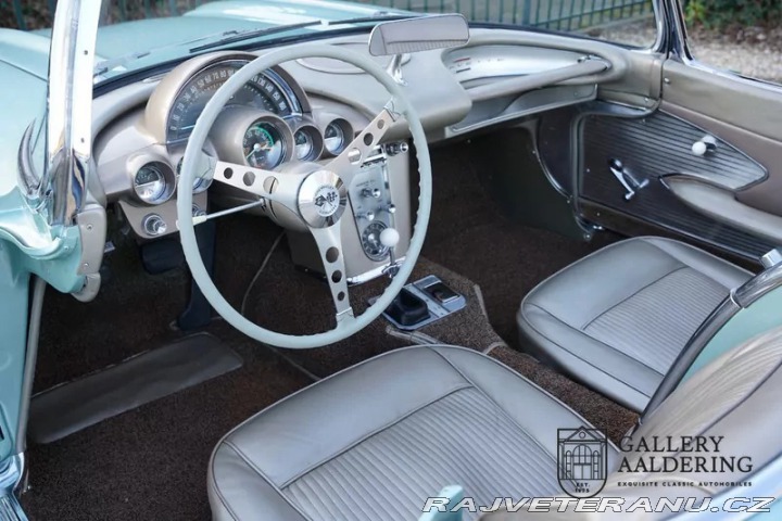 Chevrolet Corvette C1 vstřikování 1961