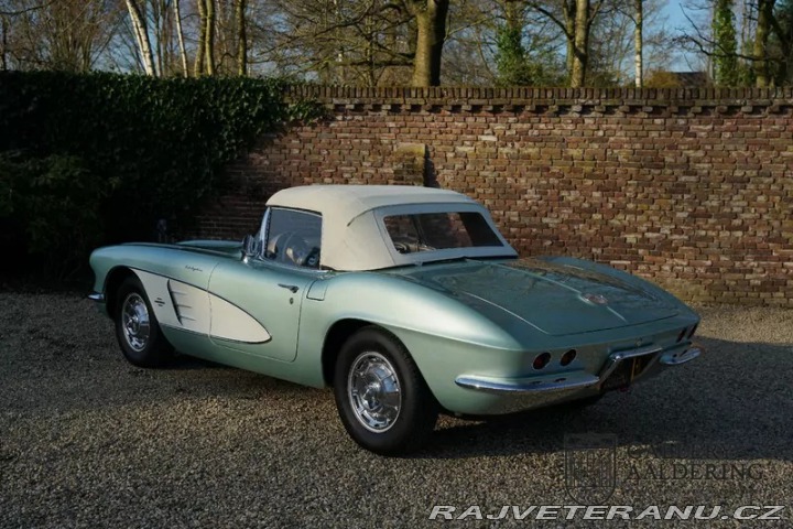 Chevrolet Corvette C1 vstřikování 1961