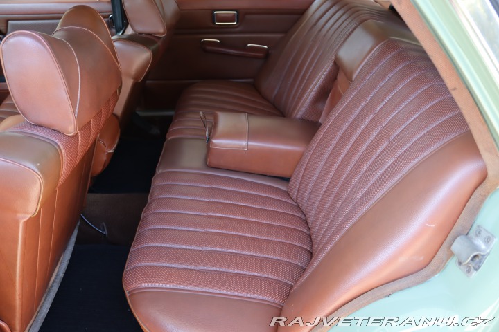 Mercedes-Benz 230 W115 230.4 1974