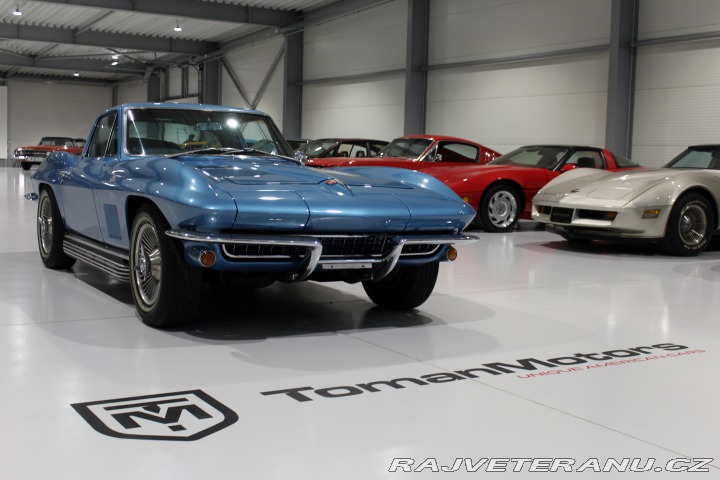 Chevrolet Corvette C2, Manual, V ČR