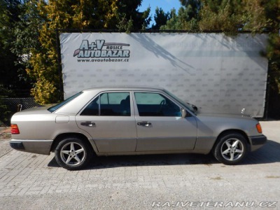 Mercedes-Benz M 124 2.3 i automat 97 kw