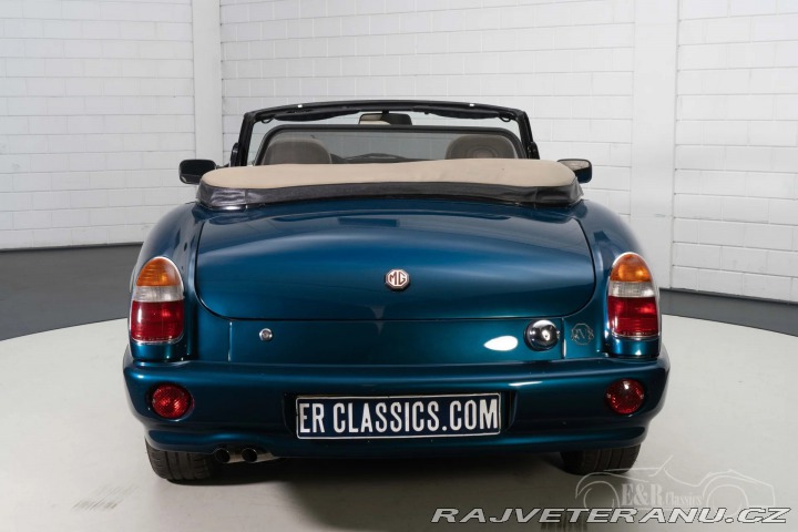 MG RV8 1993