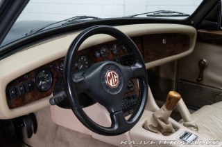 MG RV8 1993
