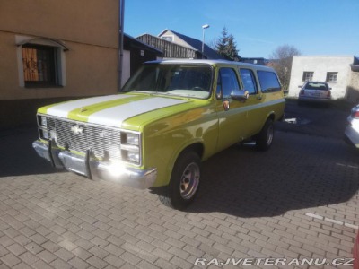 Chevrolet Suburban 