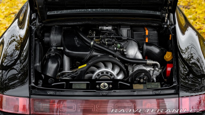 Porsche 911 Carrera 1990